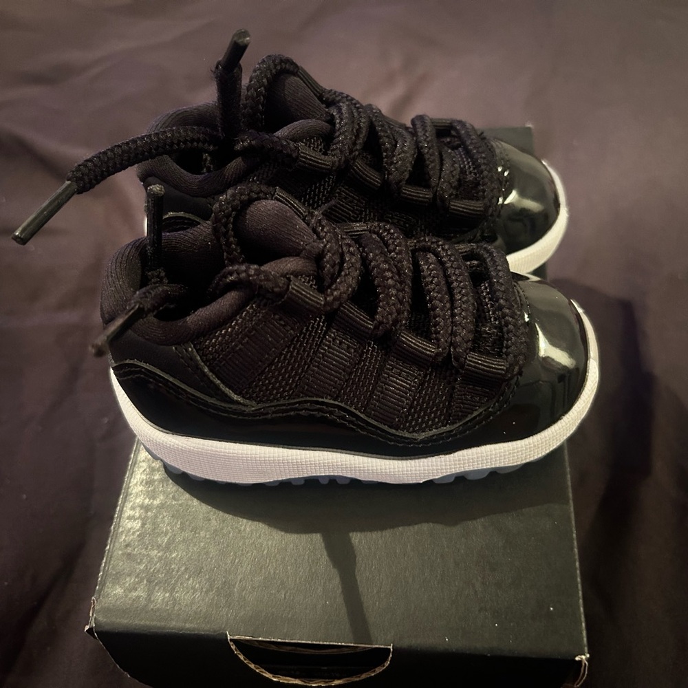 Jordan 11 Lows